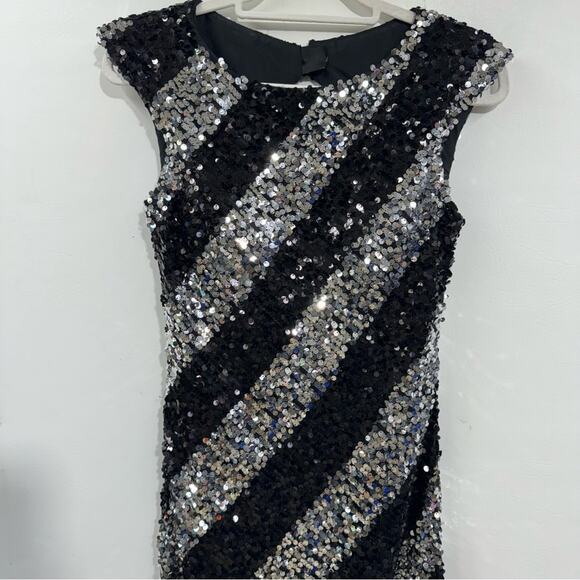 Maggie Sottero Flirt Statement Dress Black Silver Sequin Formal Gown Size 6 - Picture 3 of 9